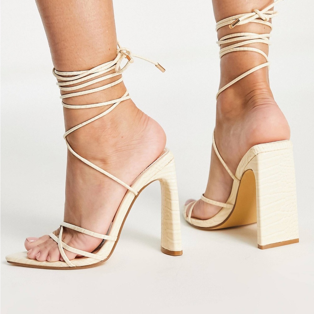 NWOT Never worn lace up heels!!